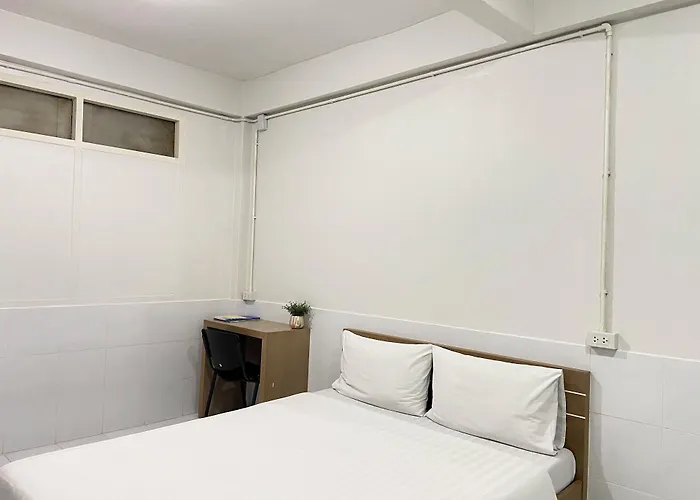 Ze Ramintra Near Fashion Island Bangkok