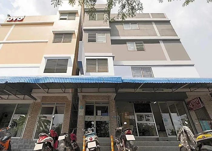 Ze Ramintra Near Fashion Island Hotel