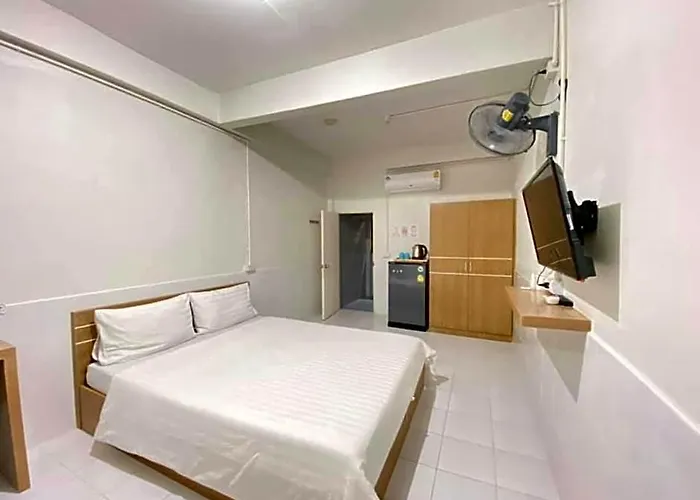 Ze Ramintra Near Fashion Island Bangkok