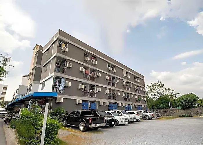 Ze Ramintra Near Fashion Island Hotel 2*