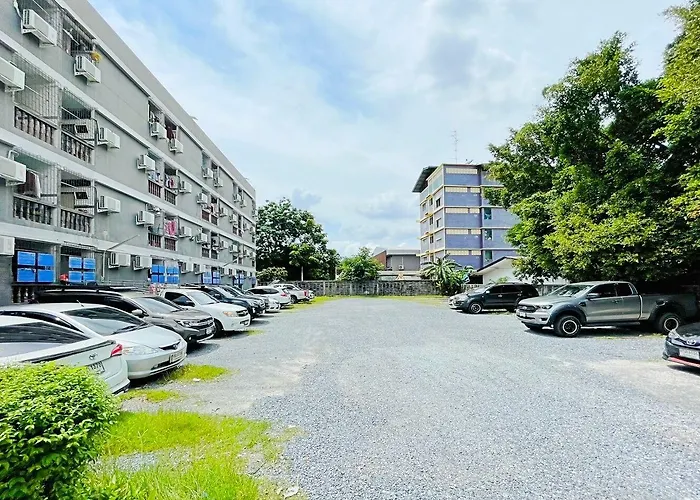 Ze Ramintra Near Fashion Island Hotel